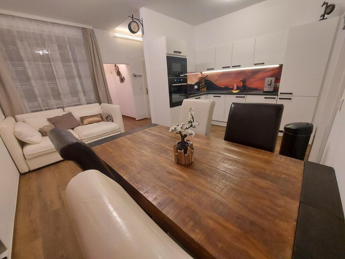 Auszeit Steiraland 8 Mit Ueberdachten Balkon Und Parkplatz Leoben  Extérieur photo