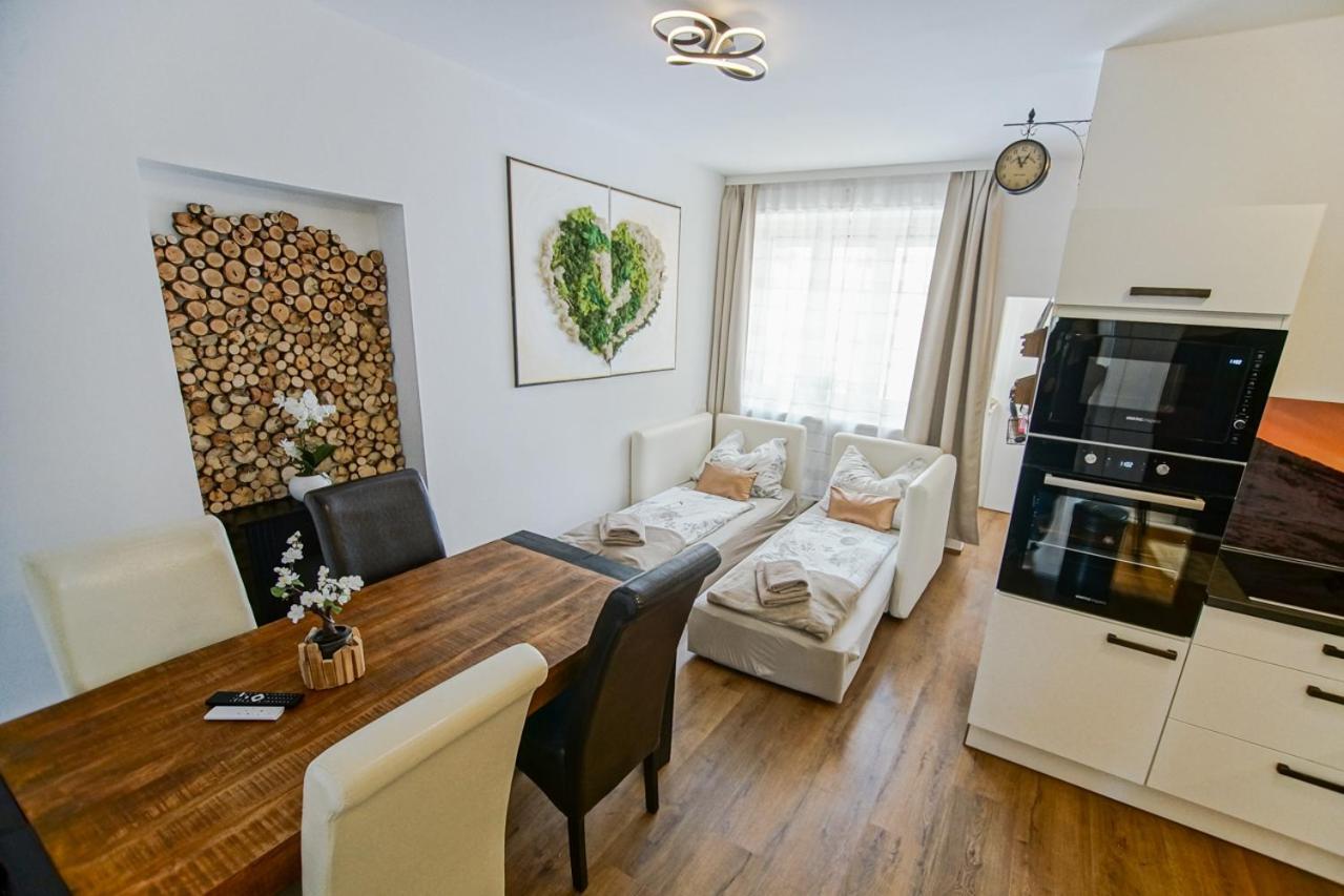 Auszeit Steiraland 8 Mit Ueberdachten Balkon Und Parkplatz Leoben  Extérieur photo